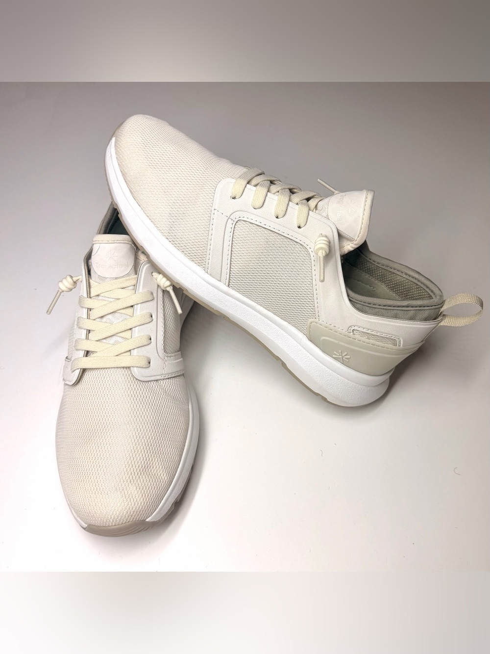 Tropicfeel Unisex Moonson Casual Lace-Up Sneakers Size- Women’s 9 / Men’s 6